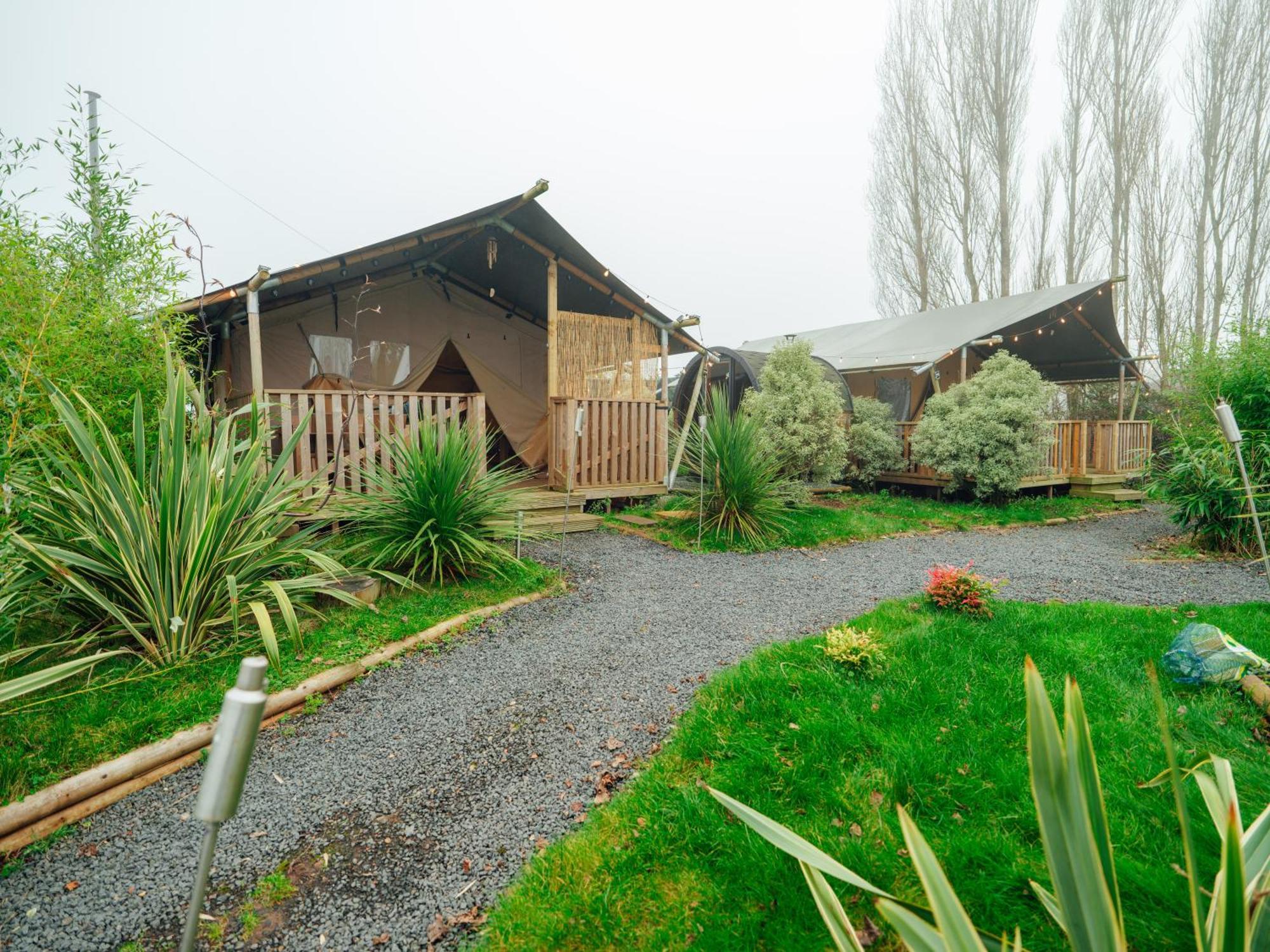 Sunset Retreats Safari Tent Ombersley 外观 照片